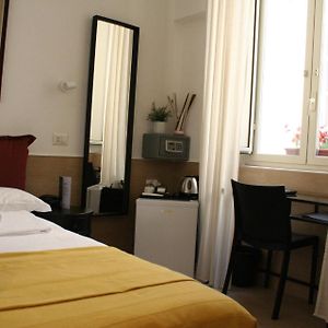 Camera con letto king size